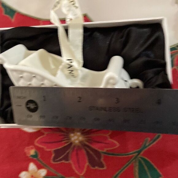 EUC Pandora Unforgettable Moments 2014 Sleigh with Christmas tree charm - Picture 5 of 7